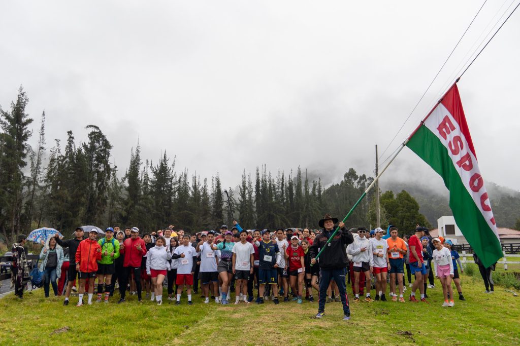 ESPOCH VIVIÓ UNA JORNADA DEPORTIVA AEROTHLON Y TRAIL RUNNING CONVOCARON A MÁS DE MIL PARTICIPANTES